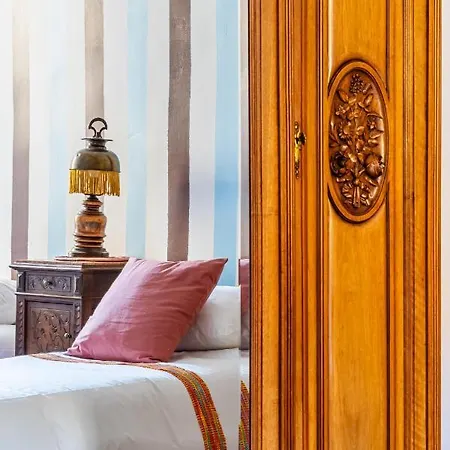 Casa Antoinette-invitation Vintage Au-dessus Du Vieux-port